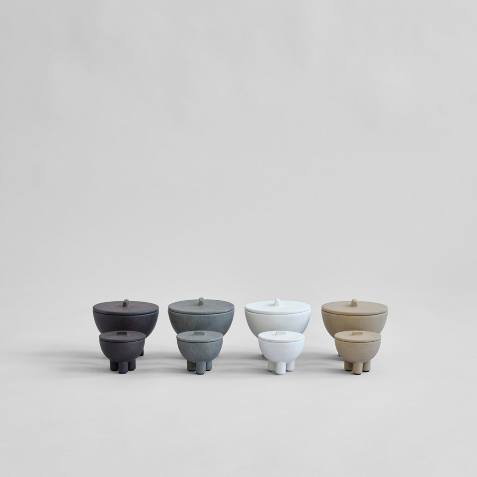 Duck Jar, Medio